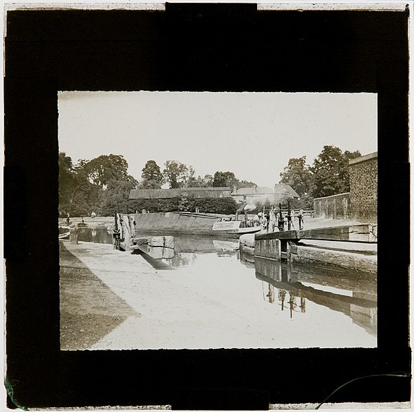 File:English canal scene, early 1900s (2464880005).jpg