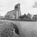 Exterieur overzicht noordwestgevel van de kerk en R.K. pastorie - Steenwijksmoer - 20322149 - RCE.jpg