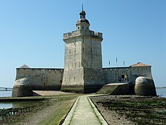 Le fort Louvois entre l'île d'Oléron et Bourcefranc-le-Chapus.