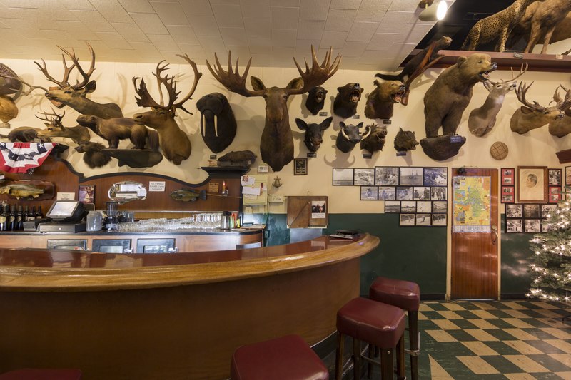File:Foster's Bighorn Bar and Restaurant in Rio Vista, California LCCN2013633768.tif