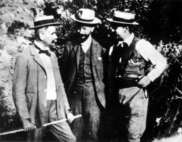 Venizelos with his partners Foumis and Manos in Theriso