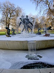 Frothy fountain in Hyde Park - geograph.org.uk - 674847.jpg