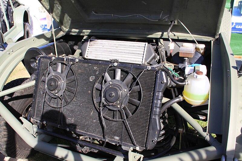 File:Gaucho jeep engine.JPG