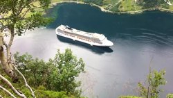 Fil: 
 Geirangerfjorden.webmhd.webm