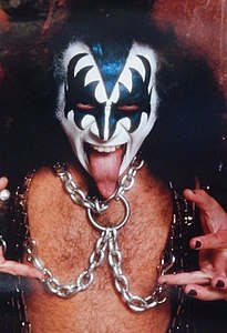 Gene Simmons (1977) .JPG