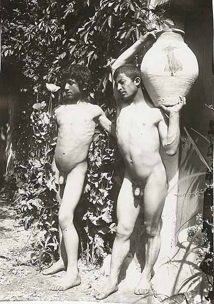 File:Gloeden, Wilhelm von (1856-1931) - n. ... - Two nude youths posing in his garden.jpg