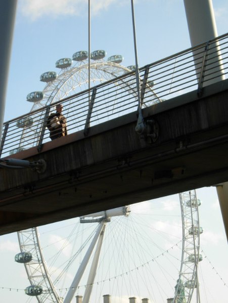 File:Golden Jubilee Bridge and London Eye - geograph.org.uk - 618109.jpg