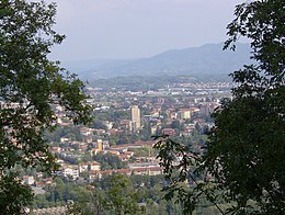 Gorizia vista dal monte Calvario (Podgora in sloveno) che fu uno dei monti delle battaglie dell'Isonzo durante la prima guerra mondiale.