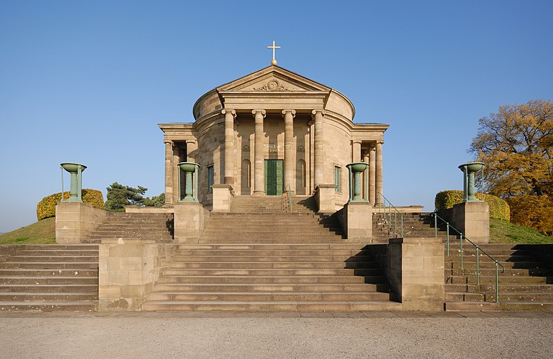 File:Grabkapelle Württemberg Eingang (2009).jpg