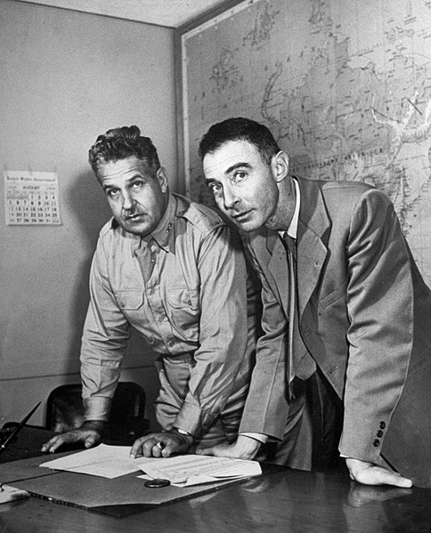 File:Groves and Oppenheimer.jpg