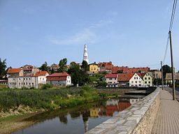 Vy mot stadskärnan och floden Kwisa.