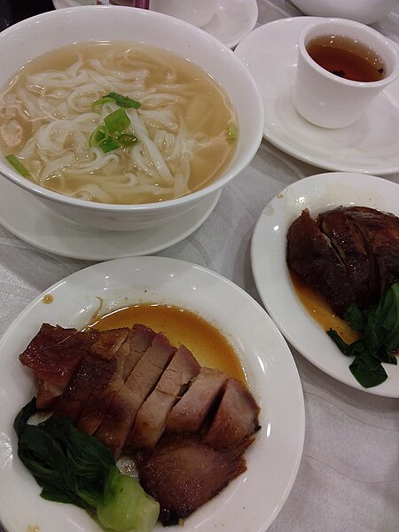 File:HK TKL 調景嶺 Tiu Keng Leng 都會駅 MetroTown Shopping mall shop 豪宴海鮮集團酒家 Ho Yin Seafood Group Restaurant Lunch 點心小食 dim sum 飲茶 tea food BBQ pork meat noodle soup August 2019 SSG 03.jpg