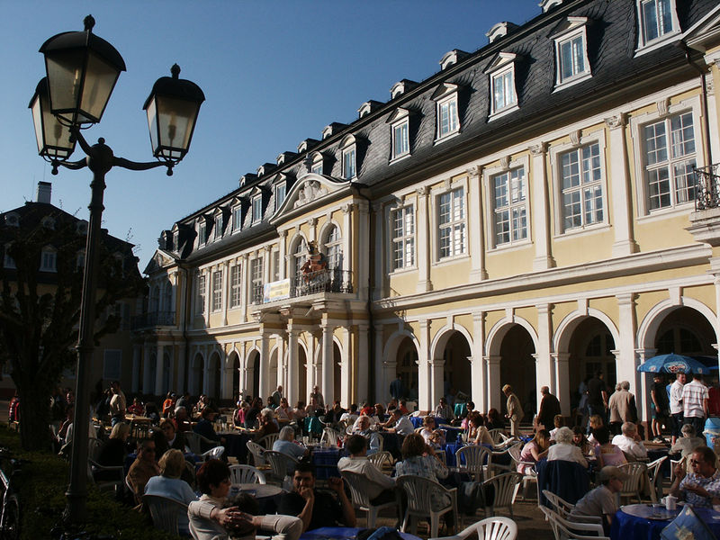 File:Hanau Wilhelmsbad Kuranlage.jpg