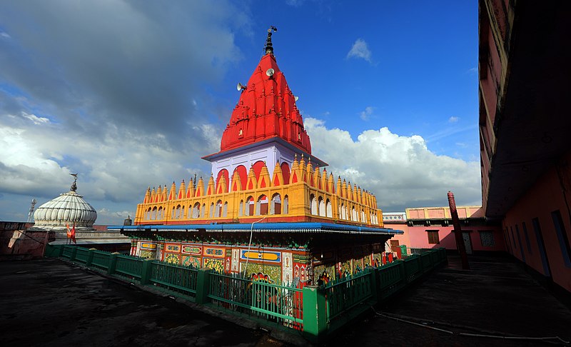 File:Hanuman Garhi Temple, a major religious site in Ayodhya utter pradesh.jpg