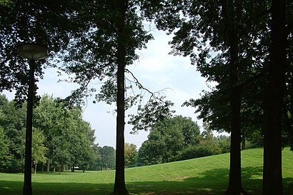 Hoe gaan naar Henri Dunantpark met het openbaar vervoer - Over de plek