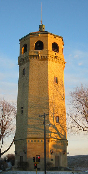 File:Highland Park Water Tower 2.jpg