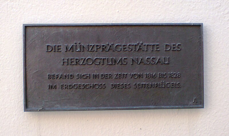 File:Hinweisschild zur Münzprägung im Herzogtum Nassau.JPG