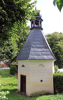 Fichier:Holýšov,_Dolní_Kamenice,_small_chapel.jpg