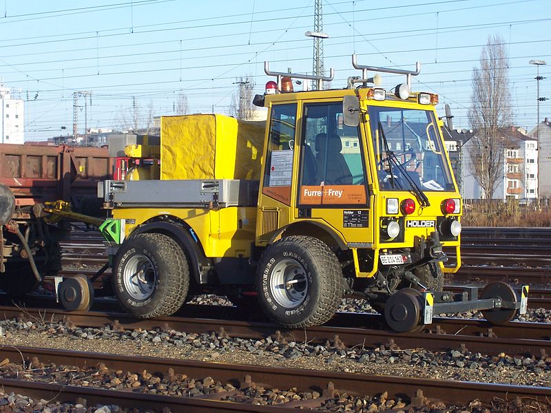 File:Holder C9800H Zweiwegefahrzeug 101 5060.jpg