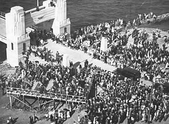 Bridge opening, 1935 Hornibrook Highway bridge opening 1935 2.jpg