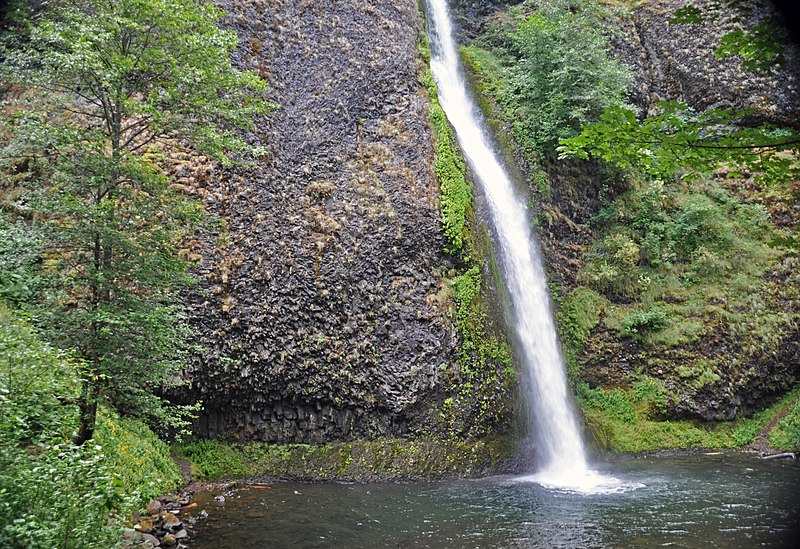 File:Horsetail Falls (Multnomah County, Oregon, USA) 6 (20033458141).jpg
