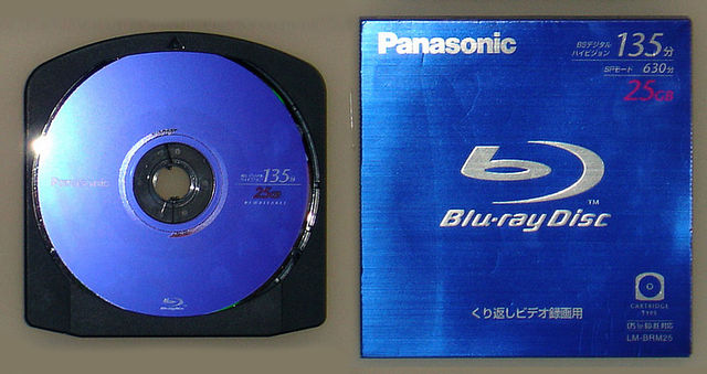 Archivo:IFA 2005 Panasonic Disc Single Layer 25GB BD-RE (LM-BRM25) (Cartridge) (by HDTVTotalDOTcom) v2.jpg - Wikipedia, la enciclopedia