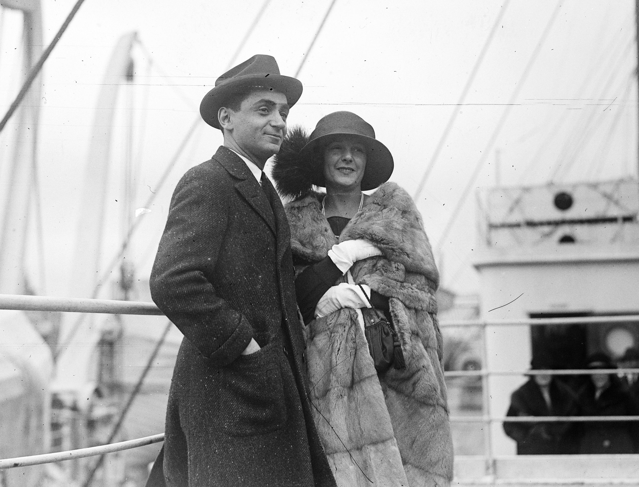 Irving Berlin Autore di Musical e “Re del Ragtime” in una foto insieme alla moglie
