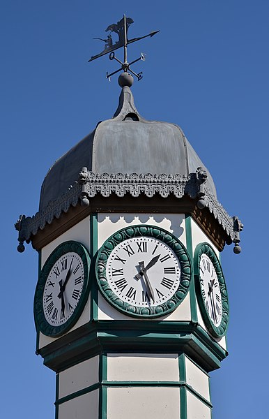 File:Jarnac-16 Horloge Coutançon 2014.jpg