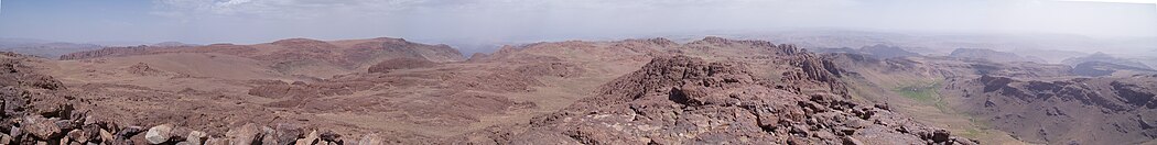 Panoramic view from Mount Aklim's summit Jebel aklim summit panorama1.jpg