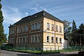 Budova základní školy v Jindřichovicích pod Smrkem (pohled ze severozápadu).