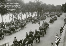 Défilé de l'artillerie à Hanoï le 5 novembre 1930.