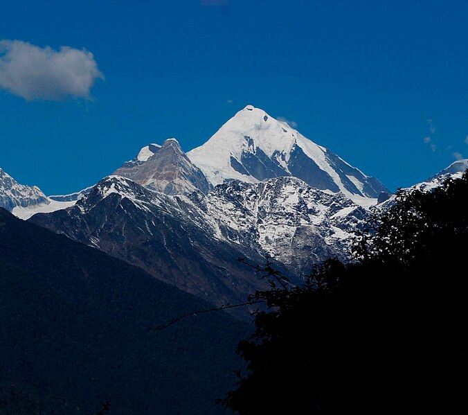 File:Khyarisatam-kawang gyang.jpg