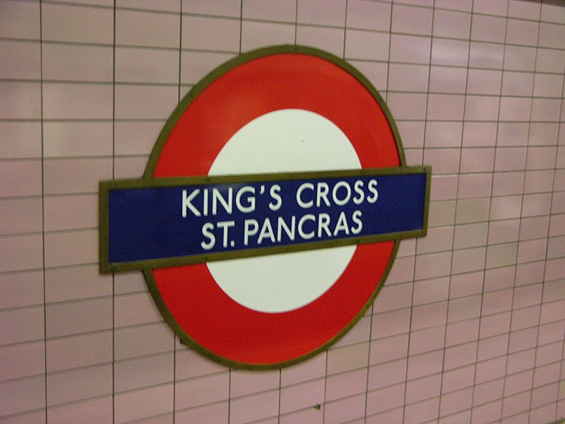 File:Kings Cross St. Pancras (Piccadilly Line) (18516710) (2).jpg