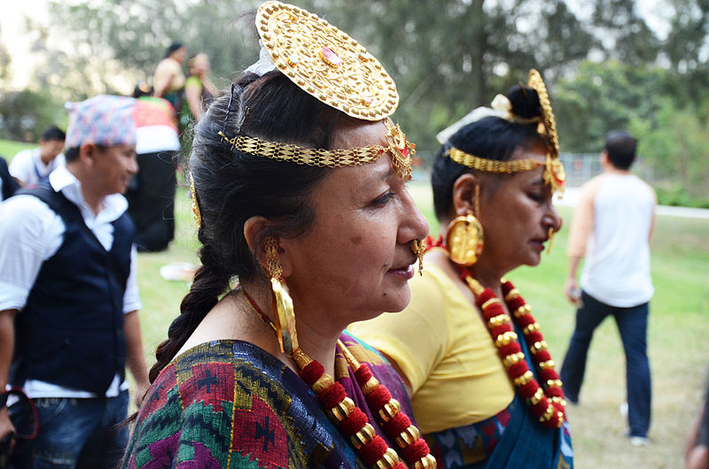 File:Kirati Limbu women performing Kelang dance.jpg