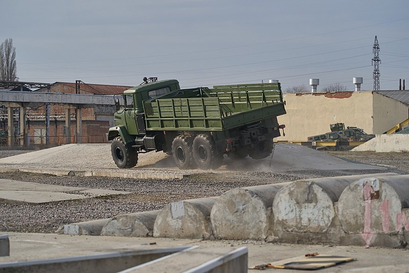 File:Kraz 6322 2.jpg