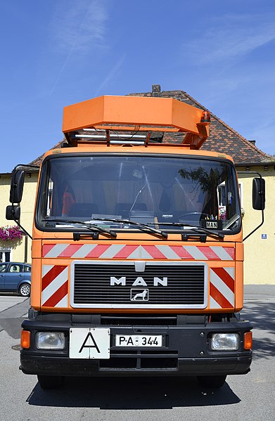 File:LKW zur Kanalreinigung in Deutschland (2).JPG