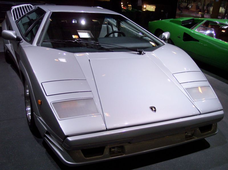 File:Lamborghini Countach silver 25 Years Edition vr TCE.jpg