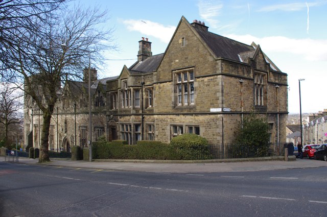 The old school building on East Road. Building on this site started in 1851. The school has subsequently extended across the road and further up the h
