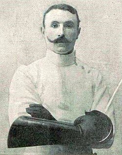Le capitaine comte Georges de la Falaise, au sabre en 1900.jpg