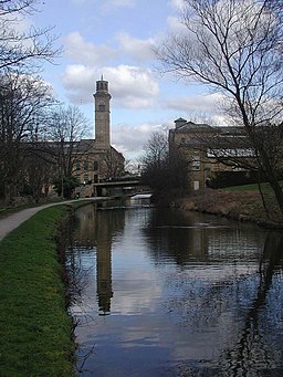 Leeds and Liverpool Canal, Saltaire - geograph.org.uk - 353244