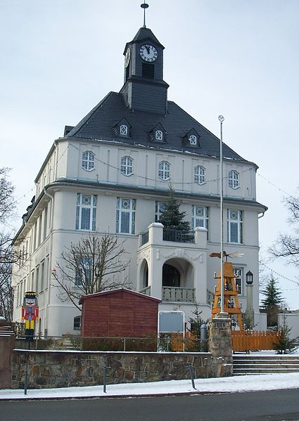 File:Lugau rathaus.JPG