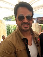 Luis Fonsi 2015 (cropped).JPG