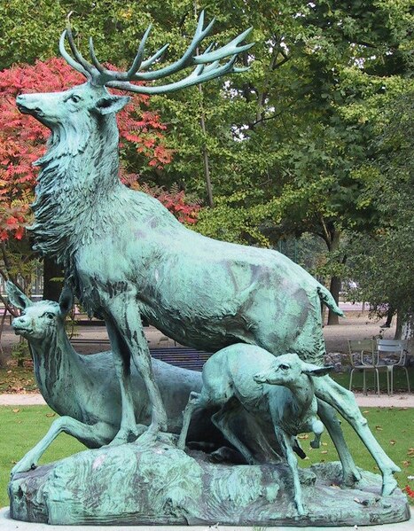 File:Luxembourg statue cerf daims.jpg