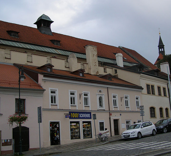 File:Měšťanský dům U Modré hvězdy (Forklovský) (Hradčany), Praha 1, Pohořelec 12, Hradčany.JPG