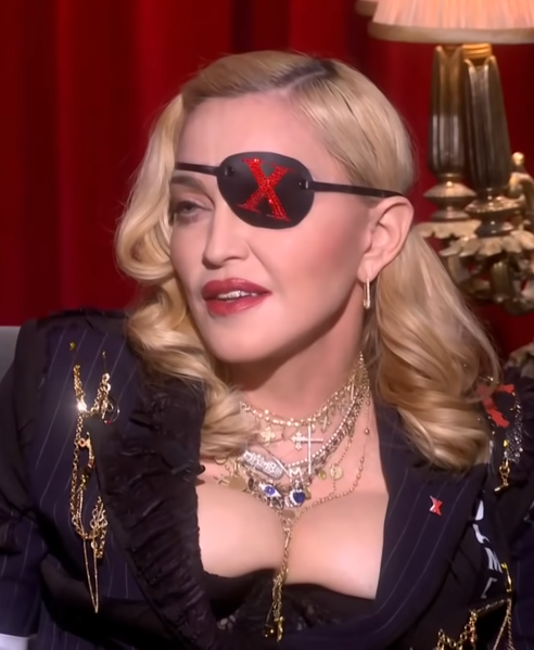 File:Madonna on Medellin MTV premiere (cropped2).png