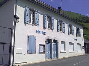 Mairie et école de Lourdios-Ichère.jpg
