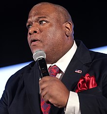 Mark Burns (48514226041) (rognée).jpg