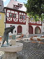 Fontaine de Richard Rother sur la place du Marché