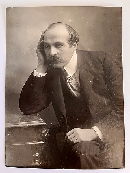 File:Maurice Leblanc - photographie Henri Manuel.jpg