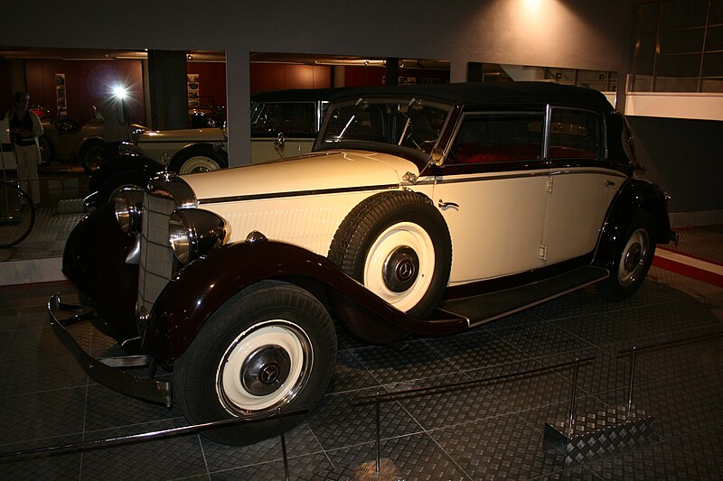 File:Mercedes-Benz 320 Cabriolet D.jpg